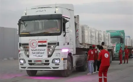 استئناف دخول شاحنات مساعدات غزة من معبر رفح البري بعد انتهاء العطلة الأسبوعية
