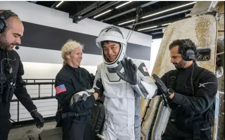 رائد الفضاء الياباني أونيشي يعود إلى الأرض