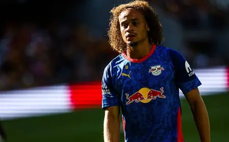 تشيلسي يسعى لضم سيمونز.. ولايبزيج يطلب عودة نكونكو ضمن الصفقة