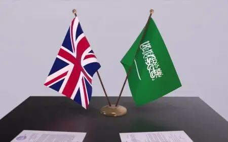 وزيرا الخارجية السعودي والبريطاني يبحثان تطورات الأوضاع في قطاع غزة