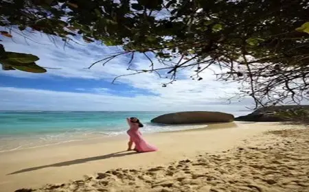 بالصور.. مي عمر بملابس صيفية جريئة تخطف الأنظار على شاطئ البحر