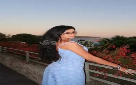 كارولين عزمي بـ”فستان جريء” أمام البحر والجمهور يغازلها (صور)