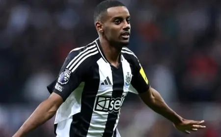 إيزاك يعلن العصيان على نيوكاسل