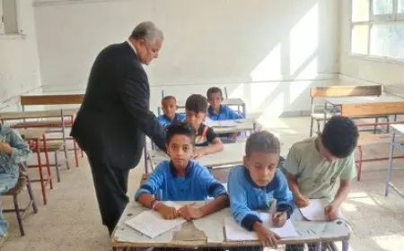 وكيل تعليم الأقصر يتفقد تنفيذ الخطة العلاجية بمدرسة مجمع أبو الجود