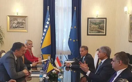 وزير السياحة يبحث مع وزير خارجية البوسنة والهرسك تعزيز التعاون المشترك