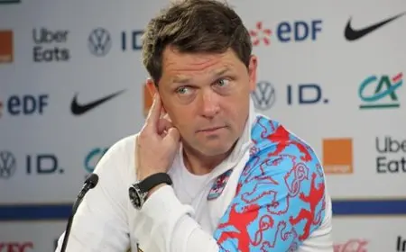 لوك هولتس يغادر تدريب لوكسمبورج