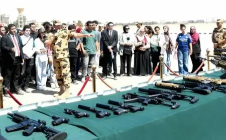 القوات المسلحة تنظم زيارة لمصريين مقيمين بالخارج وطلاب الجامعات لقيادتي القوات البحرية والصاعقة