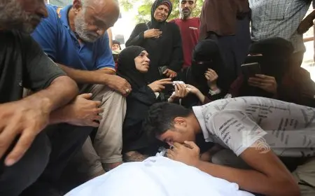 5 شهداء و10 جرحى من منتظري المساعدات برصاص الاحتلال وسط غزة