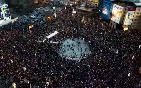 اشتباكات خلال مظاهرات بين معارضين ومؤيدين للحكومة في صربيا وإصابة العشرات