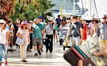 سفينة سياحية إسرائيلية تواجه احتجاجات جديدة عند رسوها في ميناء باليونان