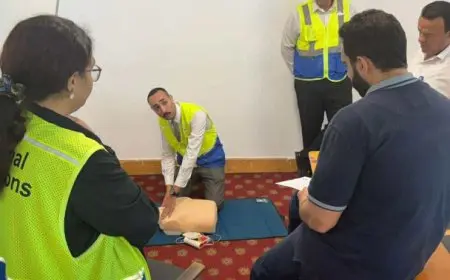 الصحة تستكمل المرحلة الرابعة من تدريب العاملين بمطار القاهرة على أجهزة إزالة الرجفان القلبي (AED)