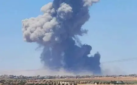 قتلى ومصابون.. انفجار مستودع ذخيرة في إدلب بسوريا (فيديو)