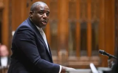 وزير خارجية بريطانيا مهدد بغرامة بعد رحلة صيد مع نائب ترامب