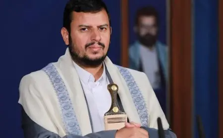 زعيم الحوثيين: استهدفنا سفينة في أقصى البحر الأحمر هذا الأسبوع