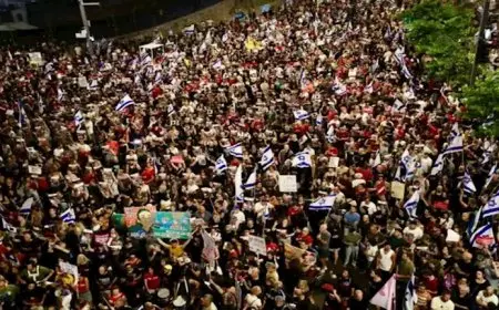 متظاهرون يغلقون شارع أيالون الرئيسي قرب تل أبيب