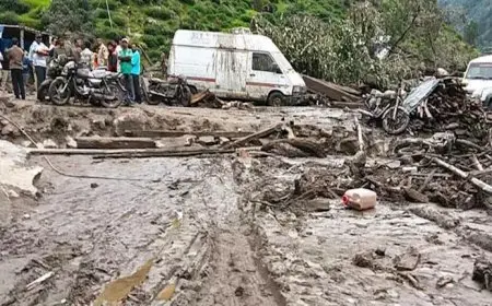 ارتفاع حصيلة القتلى بسبب الأمطار الغزيرة في كشمير الهندية إلى 50 شخصا