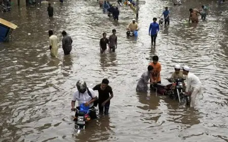 باكستان.. وفاة 49 شخصا على الأقل إثر فيضانات مفاجئة بسبب الأمطار الغزيرة