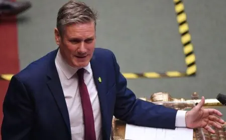 ستارمر قبل محادثات ألاسكا: أوكرانيا تقاتل من أجل نفس قيم الحلفاء في الحرب العالمية الثانية