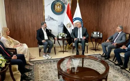 وزير البترول يبحث مع رئيس شركة IRH الإماراتية آفاق التعاون في مجالات التمويل والتعدين