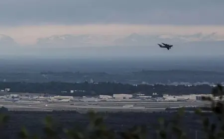 ماذا نعرف عن قاعدة إلمندورف الجوية التي هبط فيها ترامب؟