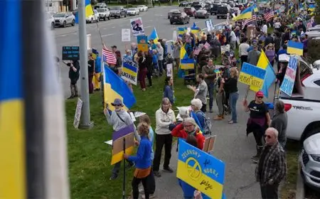 على خلفية قمة ترامب وبوتين.. وقفات احتجاجية داعمة لأوكرانيا في ألاسكا