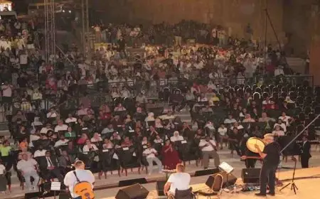 تكريم هاني شنودة ومشاركة فريق “وسط البلد”.. 17 صورة من افتتاح “القلعة للموسيقى والغناء”