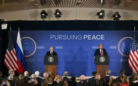 ترامب يغادر ألاسكا عقب انتهاء قمته مع بوتين