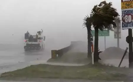 العاصفة إرين تتحول إلى إعصار قوي من الفئة الرابعة في بحر الكاريبي