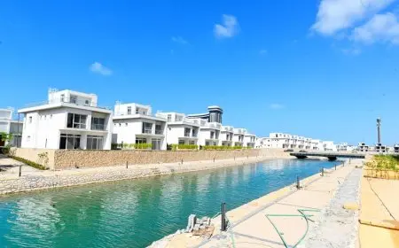 الإسكان: 7956 وحدة سكنية متنوعة بمشروع مزارين على بحيرات العلمين الجديدة