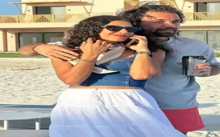 جلسة تصوير رومانسية.. ريهام أيمن وزوجها على البحر