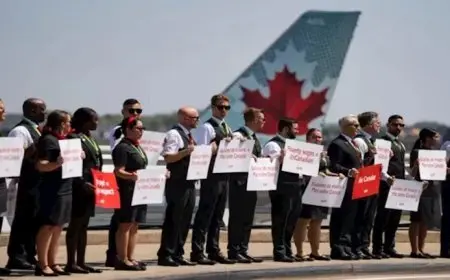 الحكومة الكندية تتدخل في إضراب مضيفي الطيران