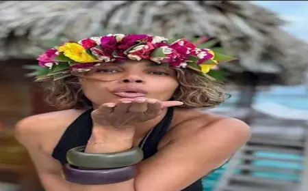 هالي بيري تخطف الأنظار على البحر.. وتشكر الجمهور على رسائل عيد ميلادها