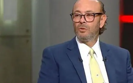 من هيستريا إلى التيك توك.. عادل أديب يروي كيف تنبأ أحمد زكي بأزمة الجيل الحالي قبل 30 عاما