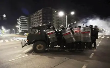 رئيس صربيا: سنحاسب جميع من تسببوا بالدمار والحرائق في البلاد