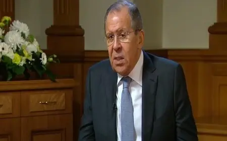 وزير خارجية روسيا يبحث مع نظيريه التركي والمجري نتائج قمة ألاسكا