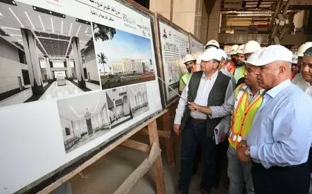 وزير النقل يتابع تقدم التشطيبات النهائية وتركيب القضبان لمحطات الخط الأول من القطار الكهربائي السريع