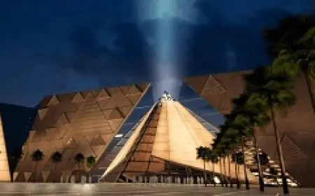 وزير السياحة: ضوابط جديدة للمكاتب الصحية بالفنادق.. وافتتاح تاريخي للمتحف المصري الكبير نوفمبر المقبل