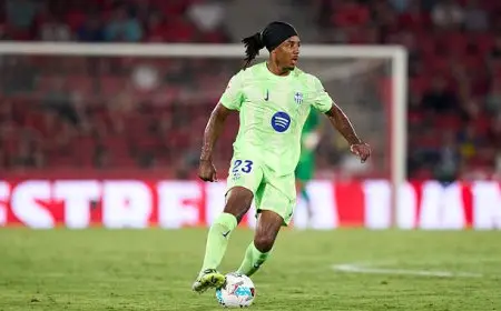 كوندي يدخل نادي المئة مع برشلونة