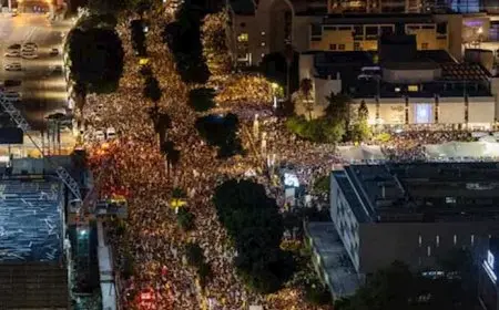 بخطط للتخييم على حدود غزة.. كيف بدت تظاهرات اليوم في إسرائيل؟- صور
