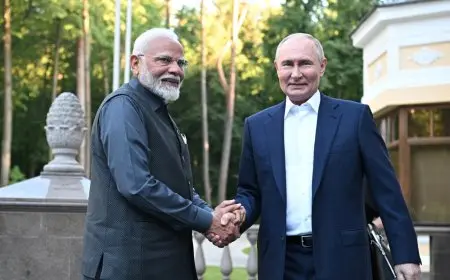 بوتين يطلع رئيس الوزراء الهندي على آرائه بشأن الاجتماع مع ترامب