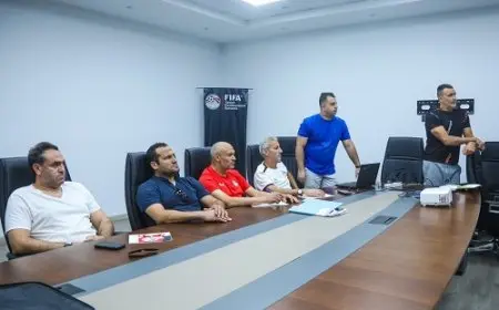 الحضري وفايز يجتمعان مع مدربي الحراس ومحللي الأداء