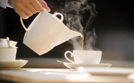 أطباء يحذرون: المشروبات شديدة السخونة تزيد مخاطر الإصابة بسرطان المريء