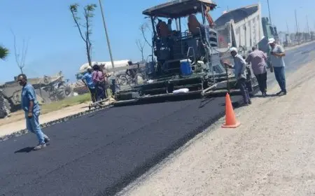 الإسكان: دفع العمل بمشروعات تطوير الطرق والبنية الأساسية ووحدات ديارنا بدمياط الجديدة