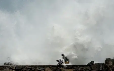 توقعات بأن يتسبب الإعصار إيرين في أمواج ورياح خطيرة من فلوريدا إلى نيو إنجلاند