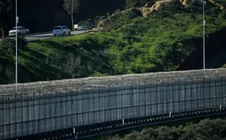 واشنطن تعتزم طلاء السياج الحدودي مع المكسيك بالأسود لجعله شديد السخونة وأصعب في التسلق