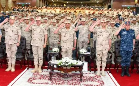 وزير الدفاع يلتقى عددا من مقاتلي المنطقة الشمالية العسكرية