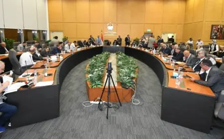 وزير الإسكان يعقد اجتماعه الدوري مع أعضاء بمجلسي النواب والشيوخ