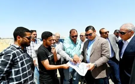 وزير الإسكان يوجه بصيانة أعمال إنارة الطرق وتوفير أماكن انتظار للسيارات بمدينة الشروق