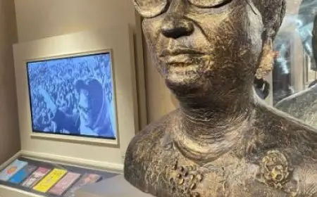 معرض صوت مصر.. فنانون وأدباء يحتفون بكوكب الشرق أم كلثوم على طريقتهم الخاصة