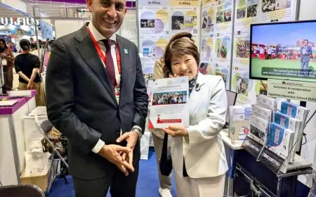 وزيرا التعليم في مصر واليابان يتفقدان جناح EduPort في مؤتمر تيكاد 9